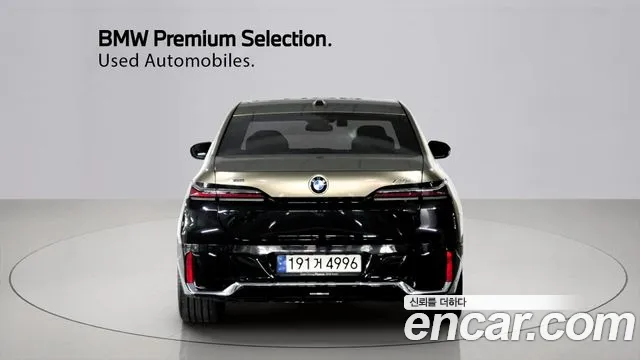 BMW 7-Series 7 серия (G70) 740i xDrive M Sport — Фото автомобиля 4