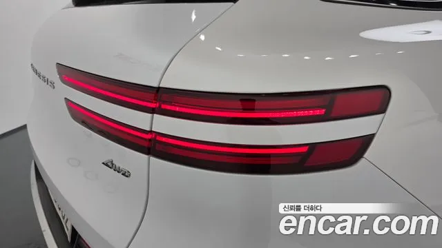 Genesis GV70 — Фото автомобиля 8