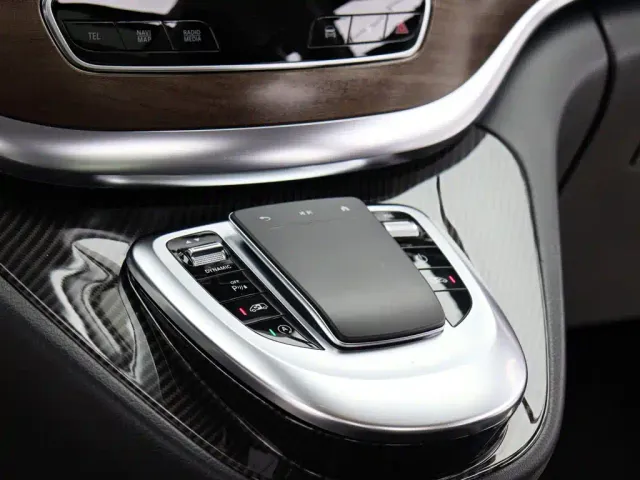 Mercedes-Benz V-Class — Фото автомобиля 12