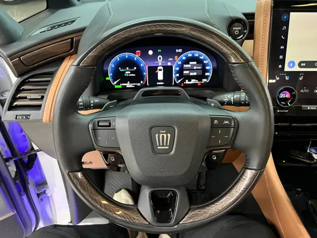 Toyota Vellfire — Фото автомобиля 24