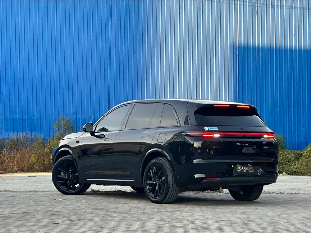 Li Auto L7 — Фото автомобиля 4