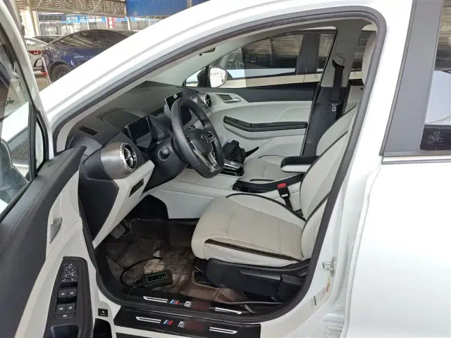 BYD Yuan Pro — Фото автомобиля 14