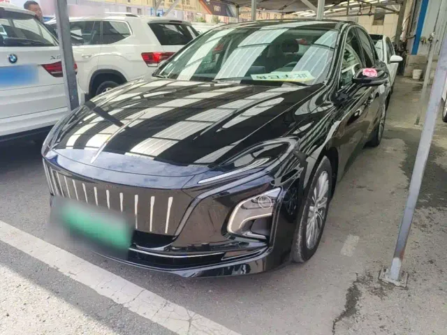 Фотография автомобиля — Hongqi E-QM5