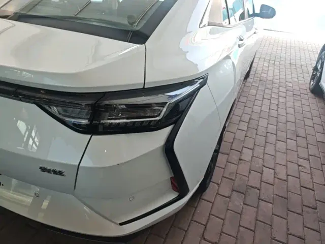 Dongfeng Yixuan — Фото автомобиля 7
