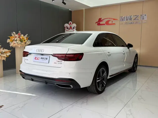 Audi A4L — Фото автомобиля 11