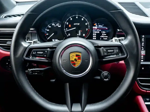 Porsche Macan — Фото автомобиля 16