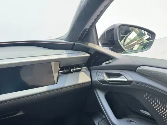 Audi A6L e-tron — Фото автомобиля 18