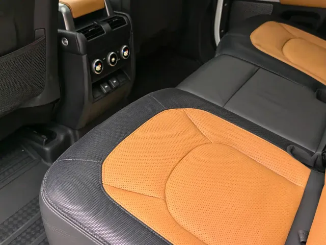 Land Rover Defender — Фото автомобиля 19