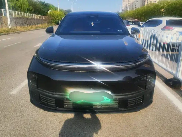 Li Auto L7 — Фото автомобиля 2