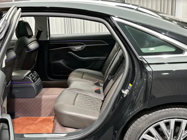 Audi A8 — Фото автомобиля 16