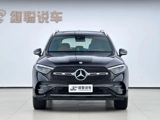 Mercedes-Benz Mercedes-Benz GLC 2023 GLC 260 L 4MATIC Luxury 5-Seater — Фото автомобиля 2