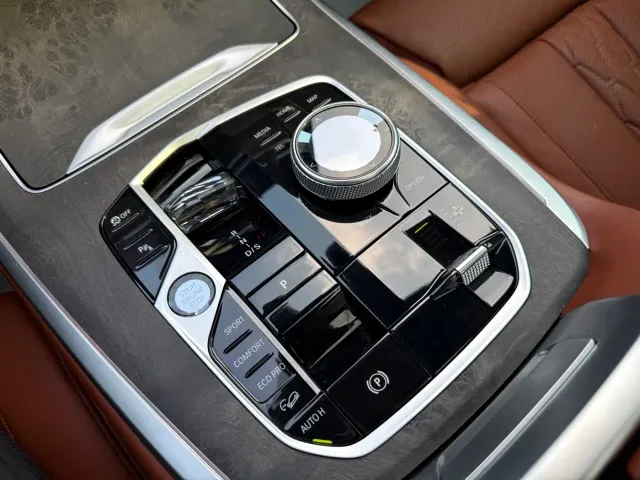 BMW X7 — Фото автомобиля 19