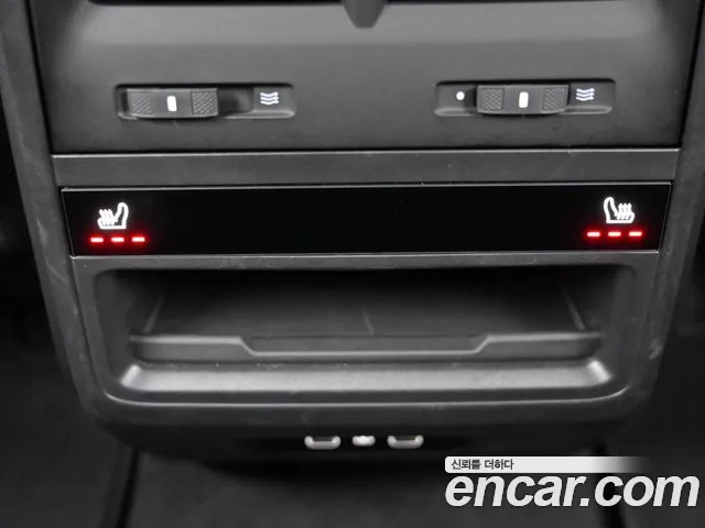 Porsche Macan Electric — Фото автомобиля 16
