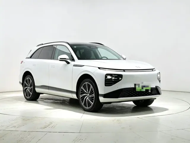 Xpeng G9 — Фото автомобиля 3