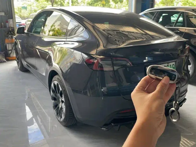 Tesla Model Y — Фото автомобиля 2