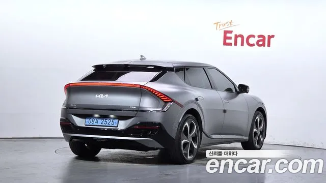 Kia EV6 — Фото автомобиля 2