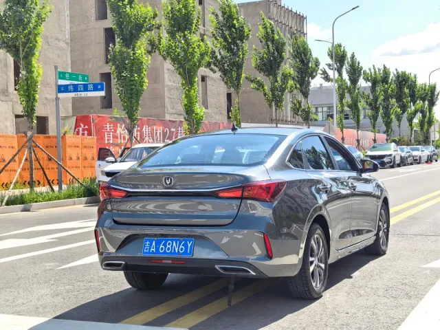 Changan Eado — Фото автомобиля 7