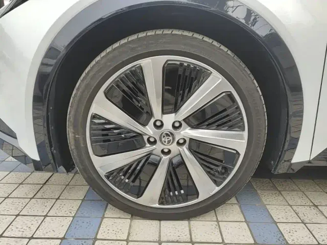 Toyota bZ5 — Фото автомобиля 22