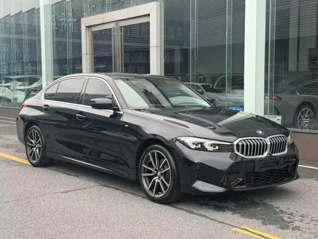 BMW 3 Series — Фото автомобиля 4