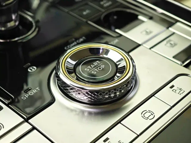 Bentley Flying Spur — Фото автомобиля 13