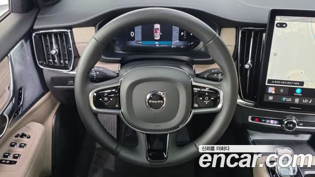Volvo S90 — Фото автомобиля 13