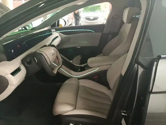 IM Motors L7 — Фото автомобиля 10