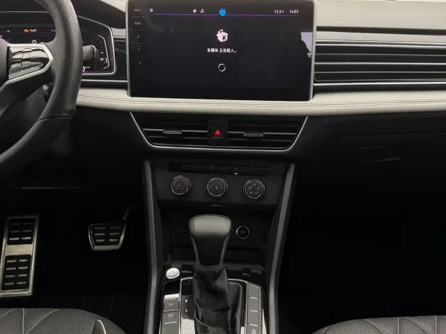 Volkswagen Tiguan L — Фото автомобиля 14