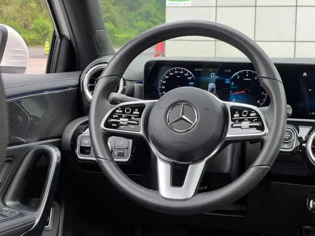 Mercedes-Benz A-Class — Фото автомобиля 21