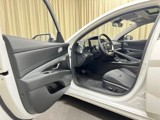 Hyundai Elantra — Фото автомобиля 10