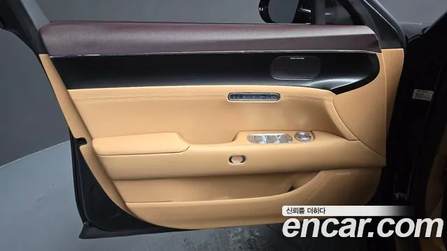 Genesis G90 Бензин 3.5 турбо AWD — Фото автомобиля 22