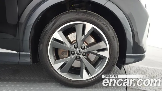 Audi Q4 e-tron — Фото автомобиля 22