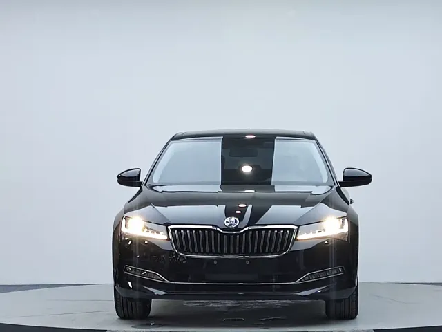 Skoda Superb — Фото автомобиля 3