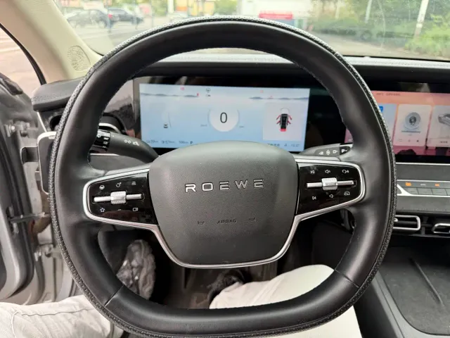 Roewe D7 — Фото автомобиля 14