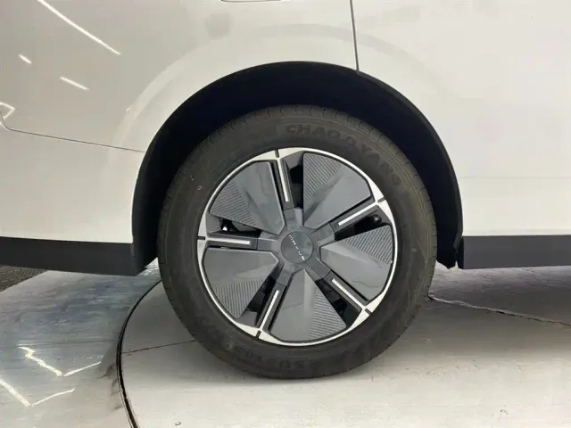 Maxus Dajia 7 — Фото автомобиля 11