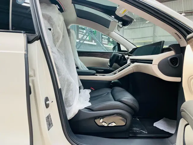 IM Motors LS7 — Фото автомобиля 25