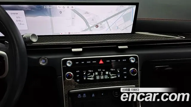 Genesis GV80 — Фото автомобиля 14