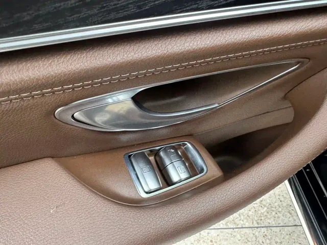 Mercedes-Benz E-Class — Фото автомобиля 20
