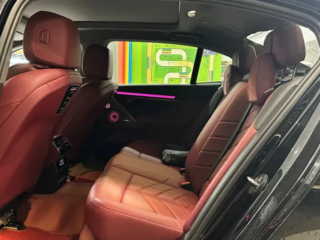 BMW 5 Series — Фото автомобиля 8