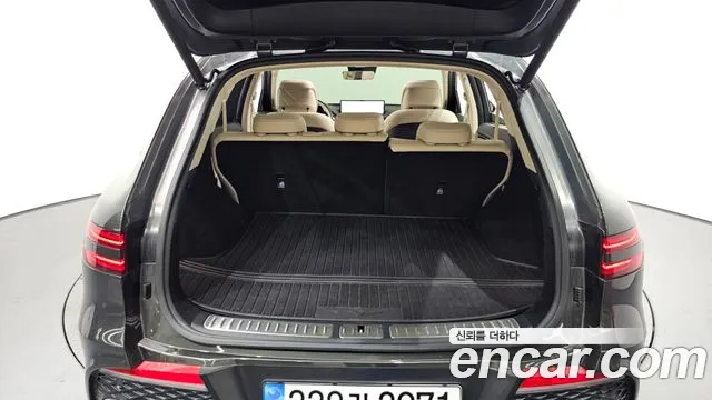 Genesis GV70 — Фото автомобиля 24