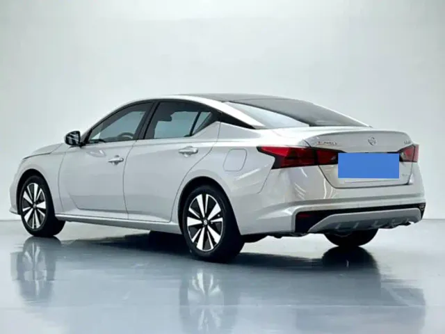 Nissan Teana — Фото автомобиля 6