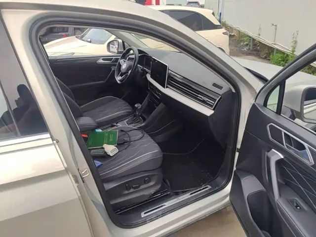 Volkswagen Tiguan L — Фото автомобиля 8