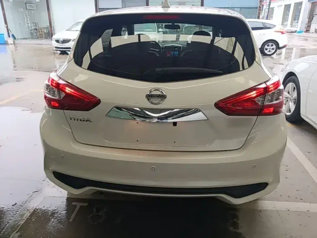 Nissan Tiida — Фото автомобиля 5