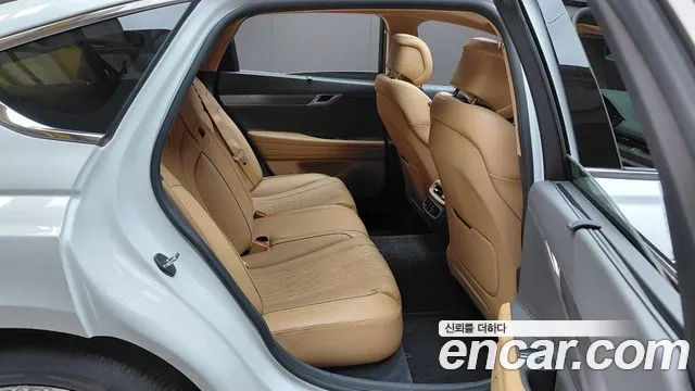 Genesis G80 RG3 — Фото автомобиля 12