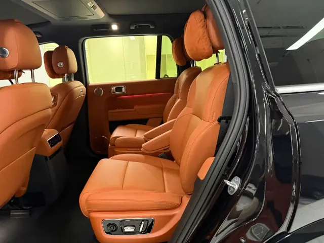 Li Auto L9 — Фото автомобиля 14