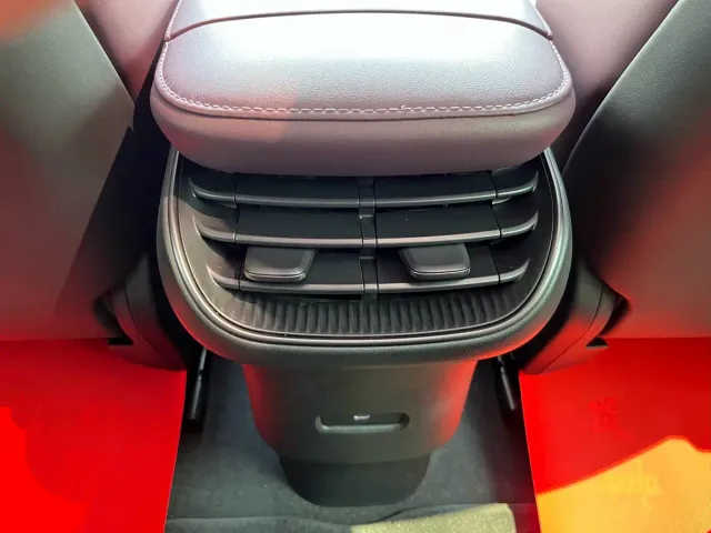 Nio ET5 Touring — Фото автомобиля 13