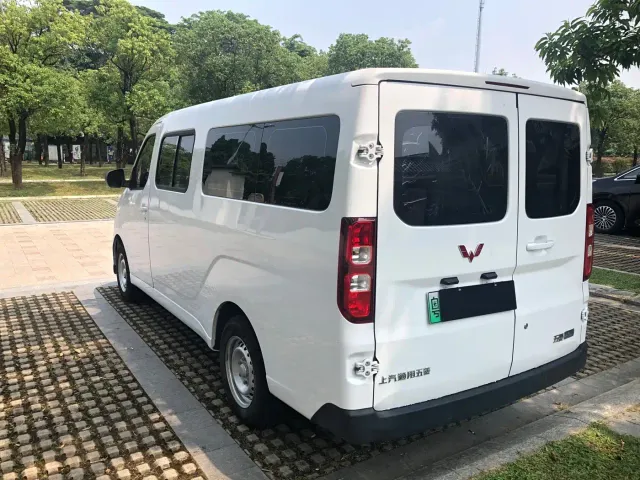 Wuling Motors Wuling Yangguang 2026 Model 330km Passenger Van Comfort Version — Фото автомобиля 6
