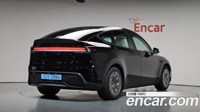 Фотография автомобиля — Tesla Model Y
