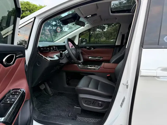 GAC Trumpchi E8 — Фото автомобиля 7