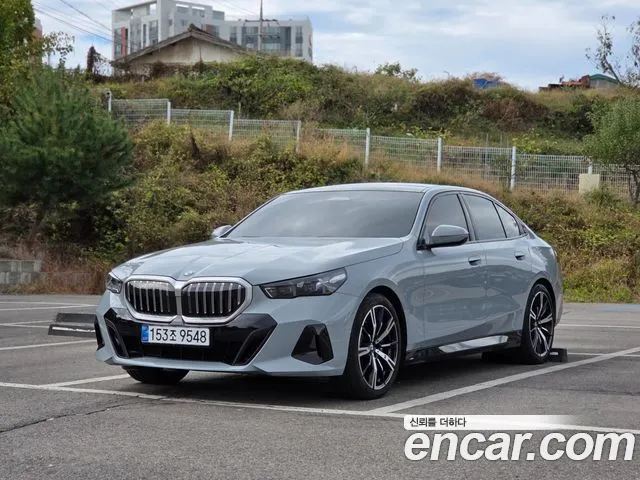 Фотография автомобиля — BMW 5 Series