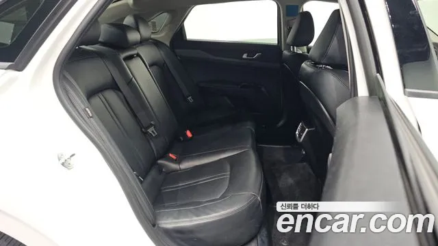 Kia K5 Новый K5 3 поколение 2.0 LPi(Для проката) — Фото автомобиля 11